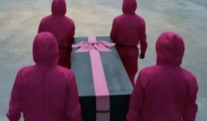 Empresa funerária cria caixão idêntico ao da série 'Round 6'; veja  - Netflix/Reprodução 