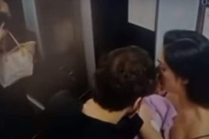Caso Henry: vídeo mostra mãe e Jairinho saindo do prédio com a criança - reprodução