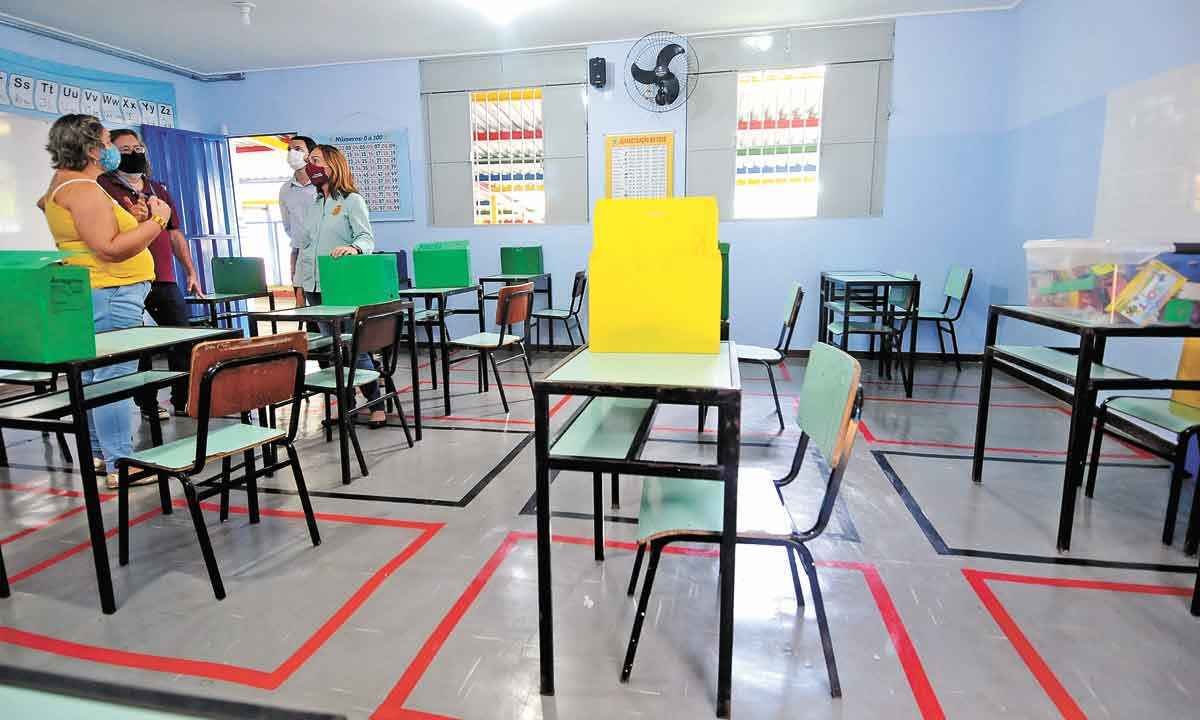 Impasse sobre ensino presencial segue nas salas de aula em Minas - LEANDRO COURI/EM/D.A PRESS