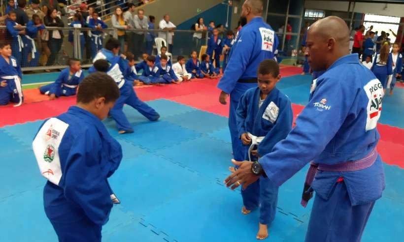 Projeto oferece 600 vagas de aulas de judô para crianças e adolescentes - Divulgação/Ajudôu