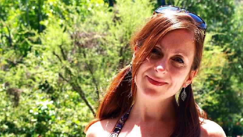 'Abandonar carreira para adotar irmãos foi melhor decisão da minha vida' - BBC