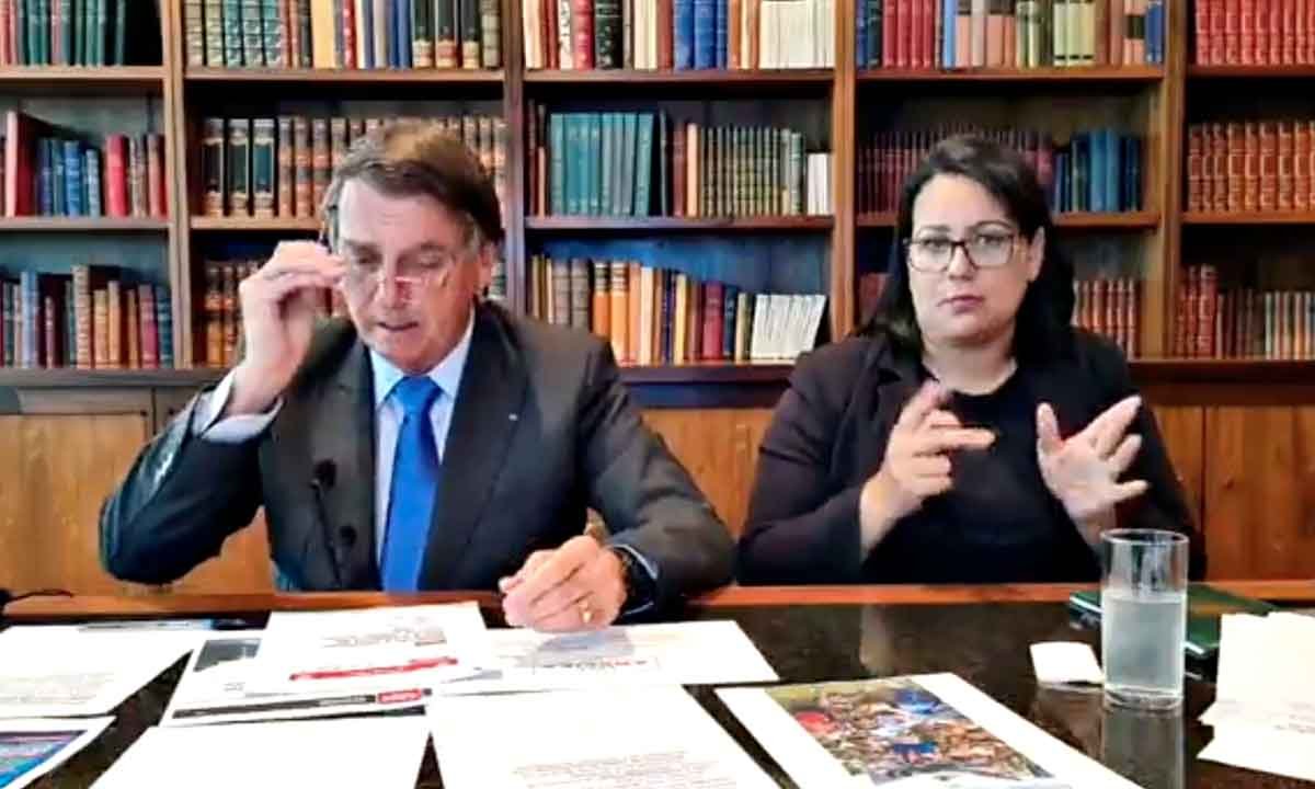 Bolsonaro diz em live que a Petrobras precisa ter um "viés social" - FACEBOOK/REPRODUÇÃO