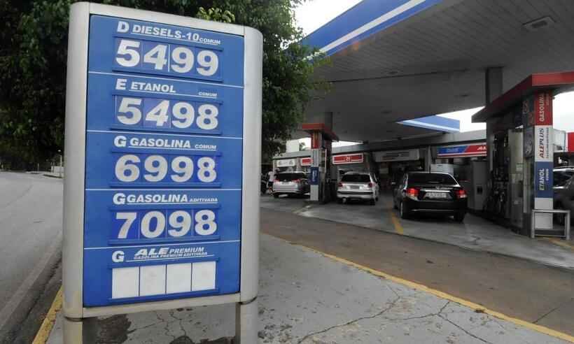 Gasolina está prestes a romper barreira dos R$ 7 em BH - Tulio Santos/EM/D.A. Press