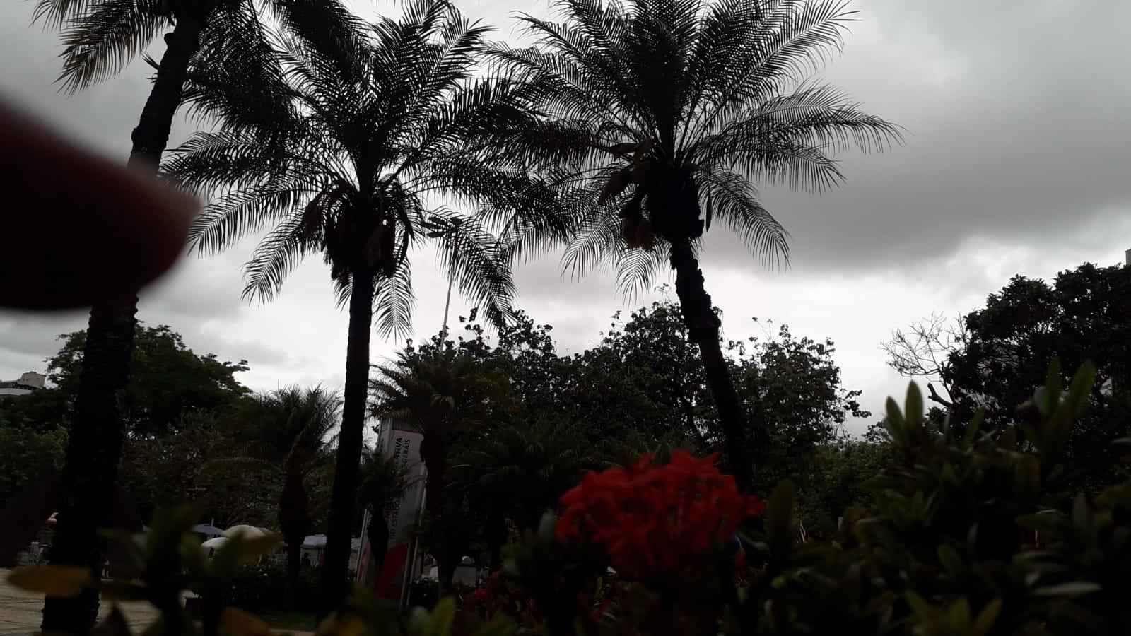 Domingo de Dia das Bruxas tem previsão de pancadas de chuva em BH - Jair Amaral/EM/D.A Press