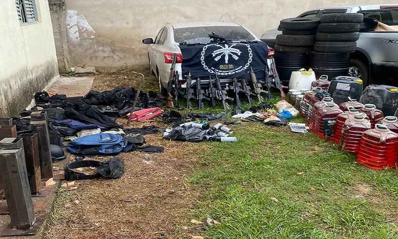 Polícia revela conteúdo do arsenal de guerra do novo cangaço em Varginha - PCMG