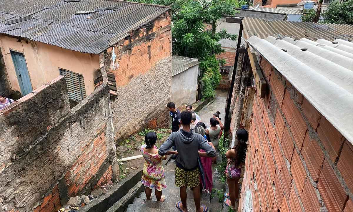 Homem é encontrado morto no quintal de sua casa, em Valadares - Roberto Higino Divulgação