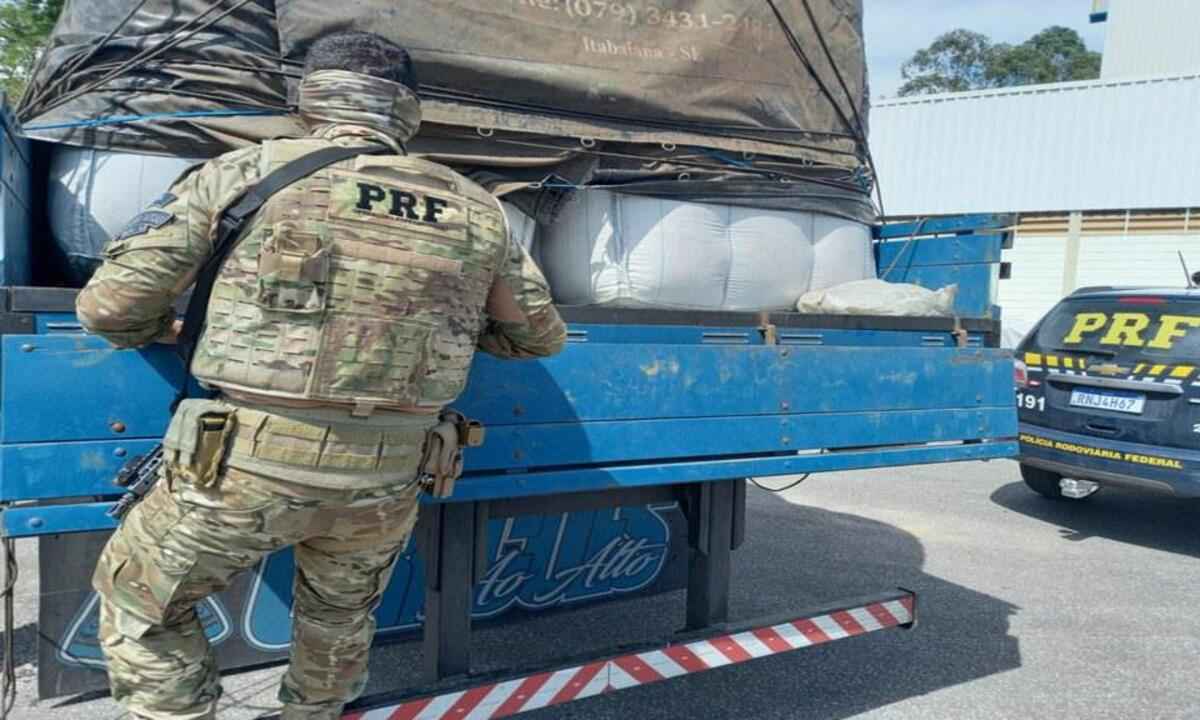 Mais de 400 quilos de cocaína são apreendidos em caminhão na Grande BH - Divulgação/PRF