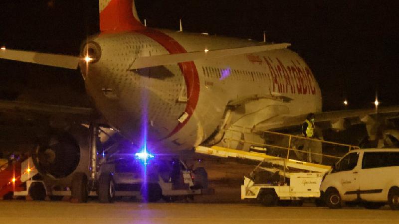 Passageiros são presos após tentarem entrar ilegalmente na Espanha em parada de emergência de avião - EPA