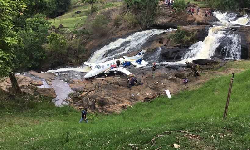 Avião de cantora podia estar numa altitude abaixo do ideal para pousar - CBMMG/Divulgação