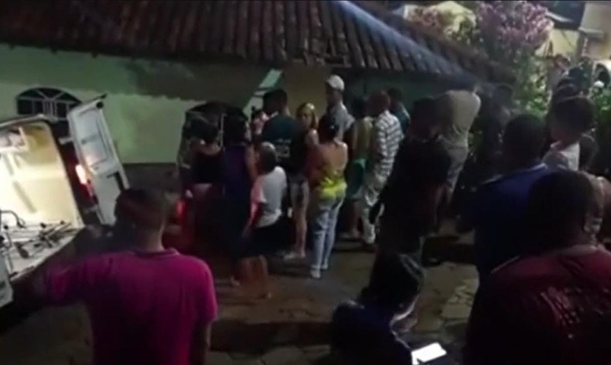 Motociclista morre depois de derrubar muro e parede de uma casa - Reprodução vídeo/Redes sociais