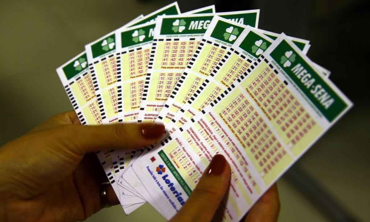 Veja o resultado do concurso 2427 da Mega Sena, de R$ 90 milhões - Marcelo Camargo/Agência Brasil 