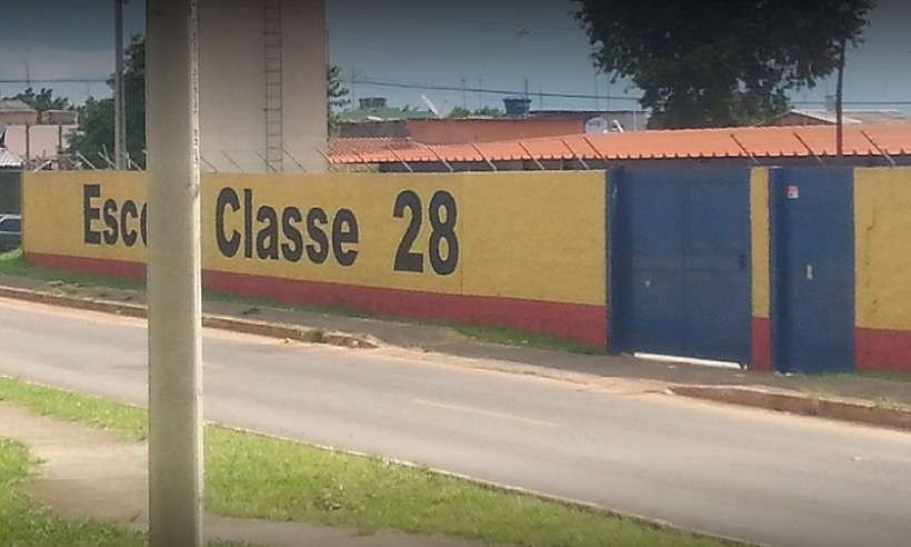 Escola de Brasília recebe 6 beterrabas e 12 cenouras para merenda escolar - Reprodução/Street View Google
