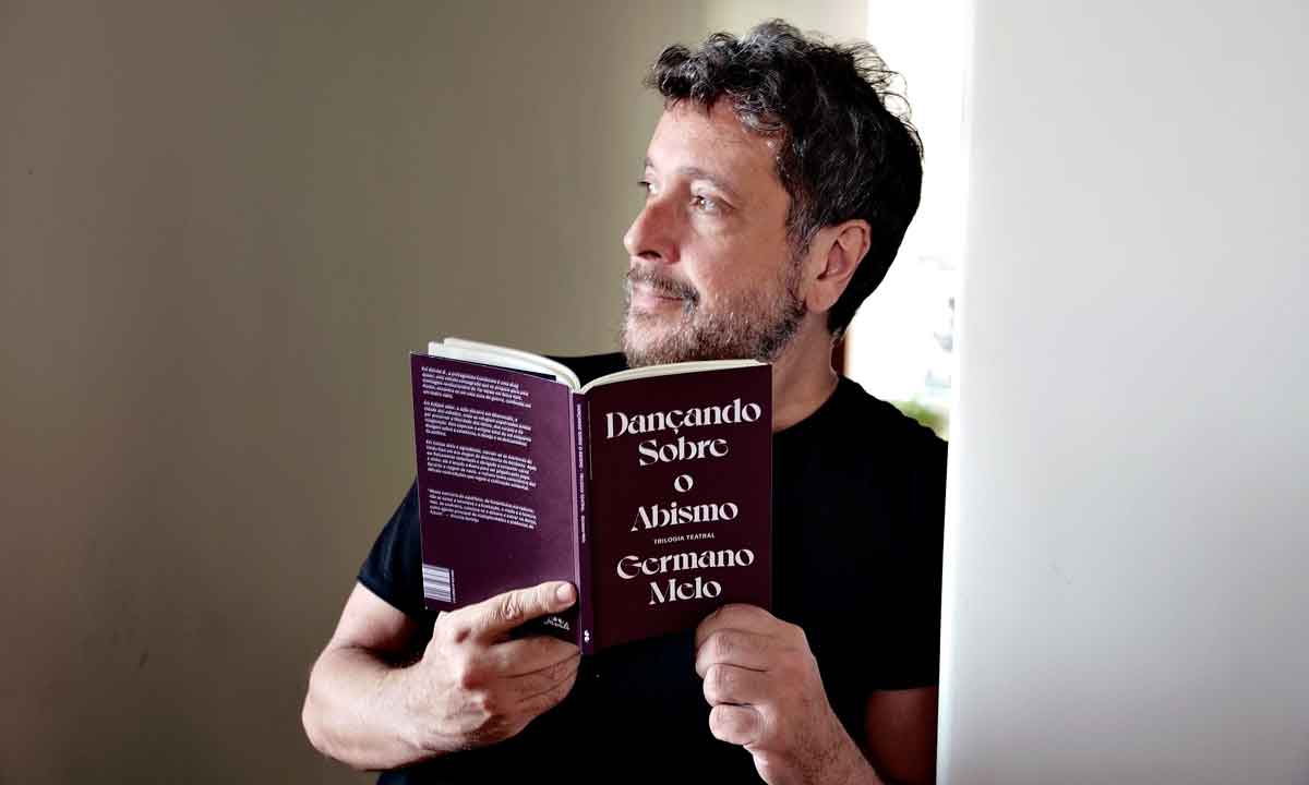 Ator e dramaturgo Germano Melo lança primeiro livro - Editora Javali/DIVULGAÇÃO