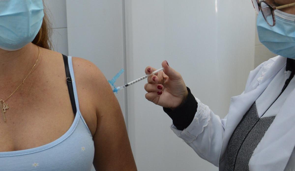 Com queda na procura, Contagem fecha um posto de vacinação - Elias Ramos/Prefeitura de Contagem