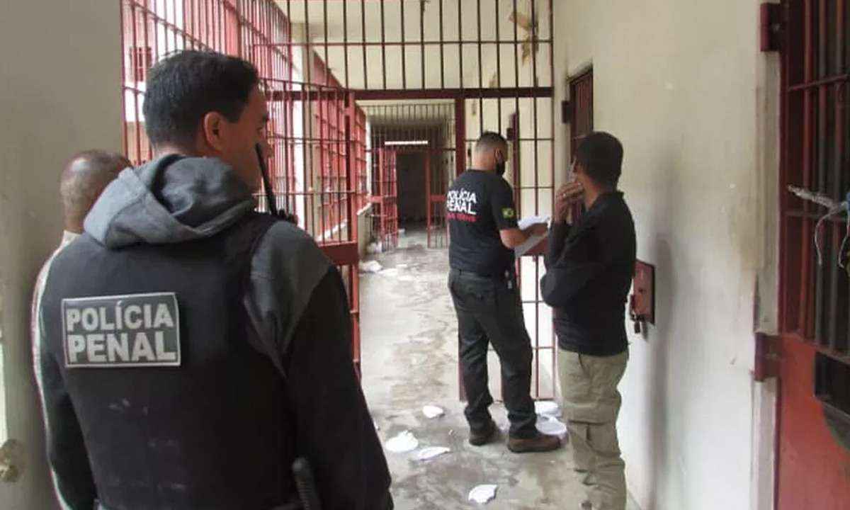 Gaeco prende 8 suspeitos de traficar maconha sintética em presídio viaSedex - Gaeco/Divulgação