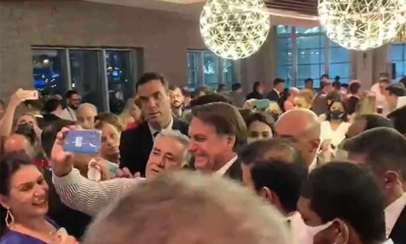 Fiemg puxa o saco de Bolsonaro em Dubai; deve estar satisfeita com o país - Reprodução/Twitter