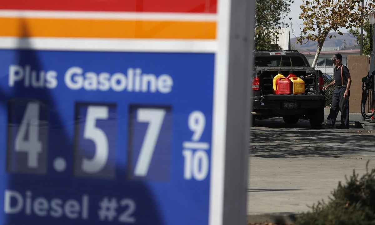 Alta no preço da gasolina nos EUA pressiona Biden. Entenda - Justin Sullivan/Getty Images/AFP