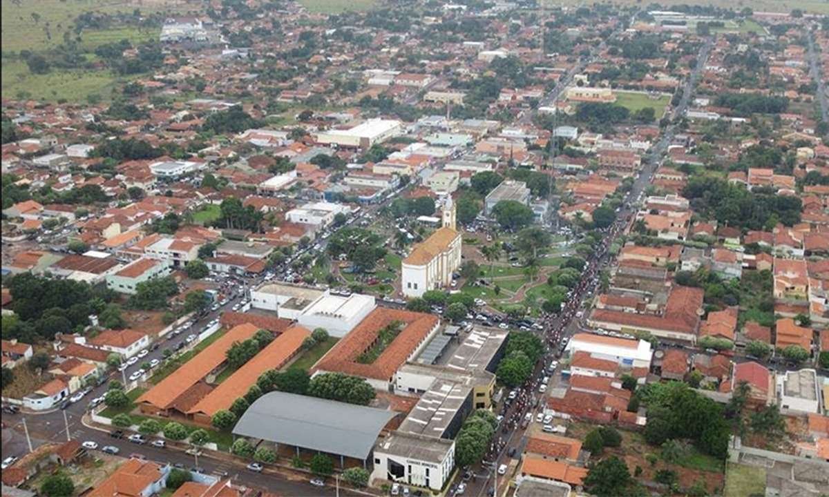 Homem acusa assessor parlamentar de tentar matá-lo por negar sexo com ele - Facebook/Divulgação