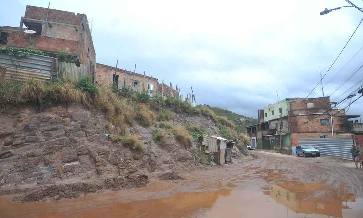 Temporada de chuvas dobra alertas de risco geológico em Belo Horizonte - Leandro Couri/EM/D.A Press - 19/10/2021