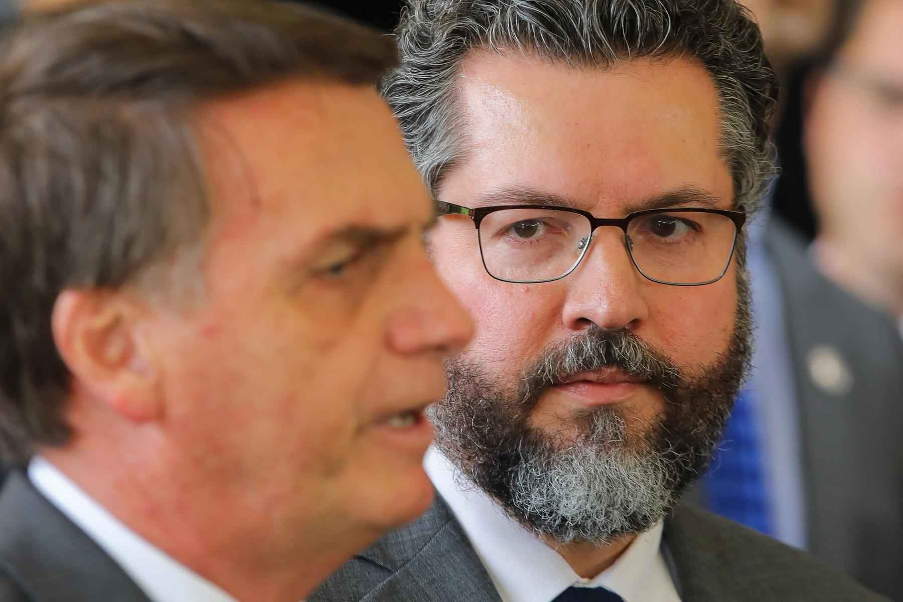 Ernesto Araújo sobre governo Bolsonaro: 'Se tornou a base do centrão' - Sérgio Lima/AFP