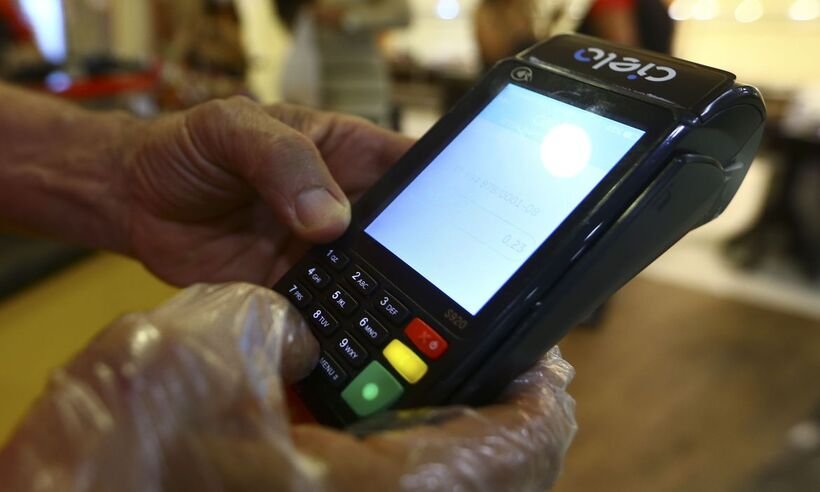 Compras com cartões crescem 35% e movimentam R$ 680 bi no 3º trimestre  - Marcelo Camargo/Agência Brasil 