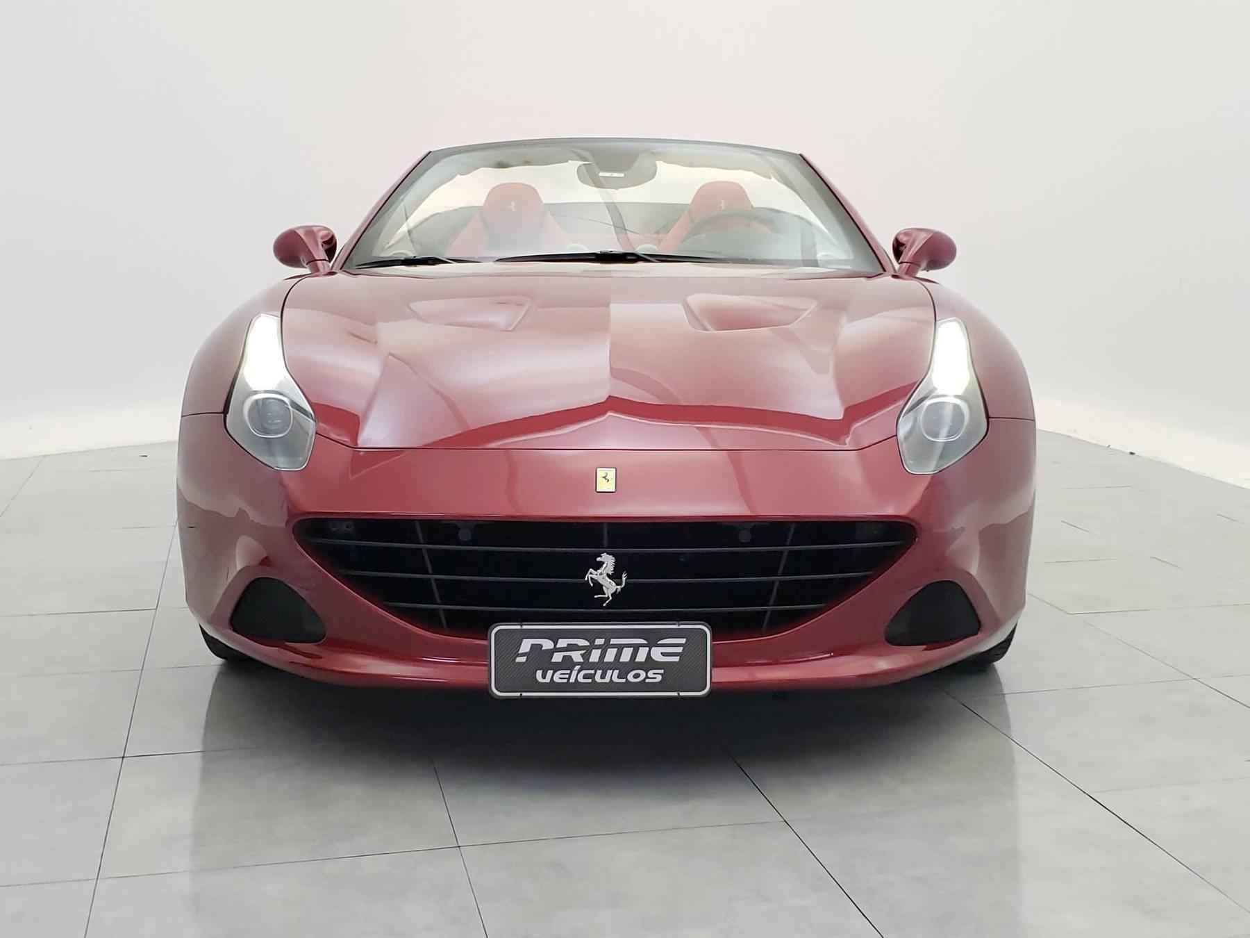 Black Friday: ofertas vão de vibrador a Ferrari; veja anúncios inusitados - WebMotors/Divulgação