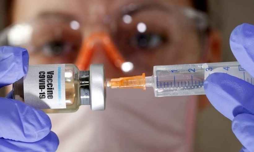 EUA aprova terceira dose da vacina antiCOVID para maiores de 18 anos - AFP