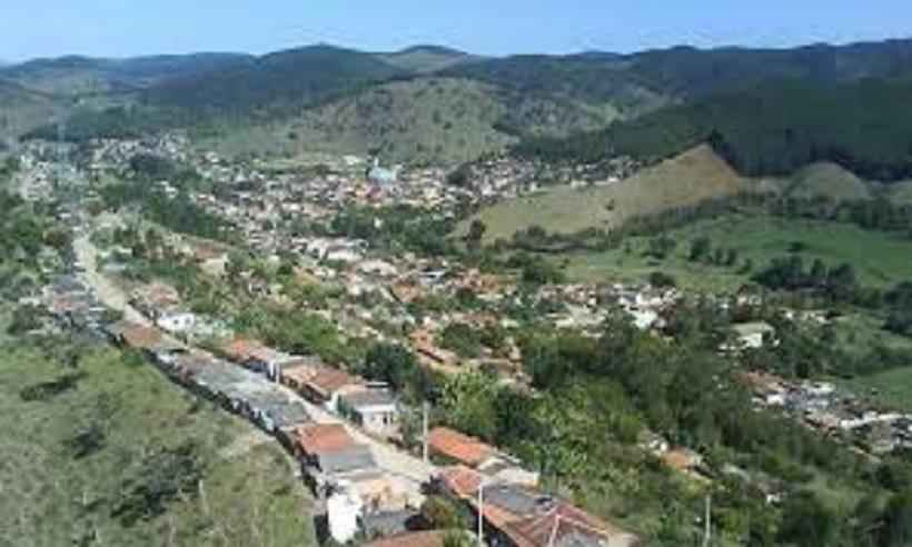 Briga de vizinhos: adolescente de 13 anos mata mulher a facadas em Coluna - Coluna.mg.gov.br/Reprodução