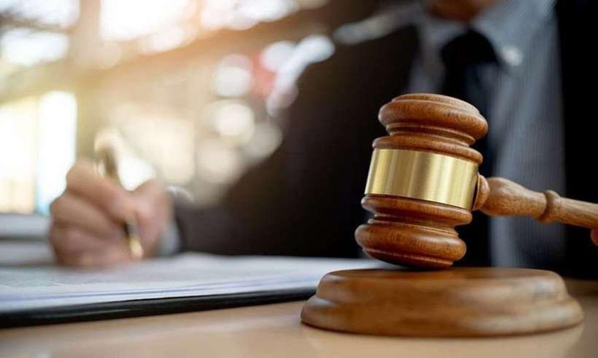 Filho que mandou matar o pai para receber herança é condenado a 20 anos - Chalirmpoj Pimpisarn/iStock/Imagem ilustrativa
