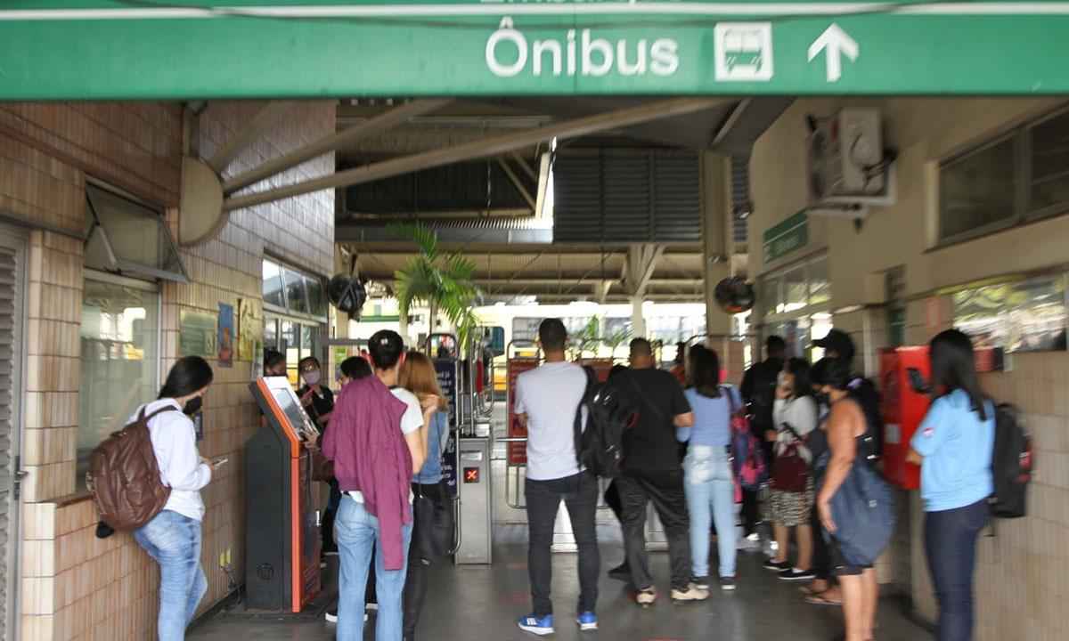 Greve em BH: estações de ônibus operam com até 30% das viagens - Jair Amaral/EM/DA Press