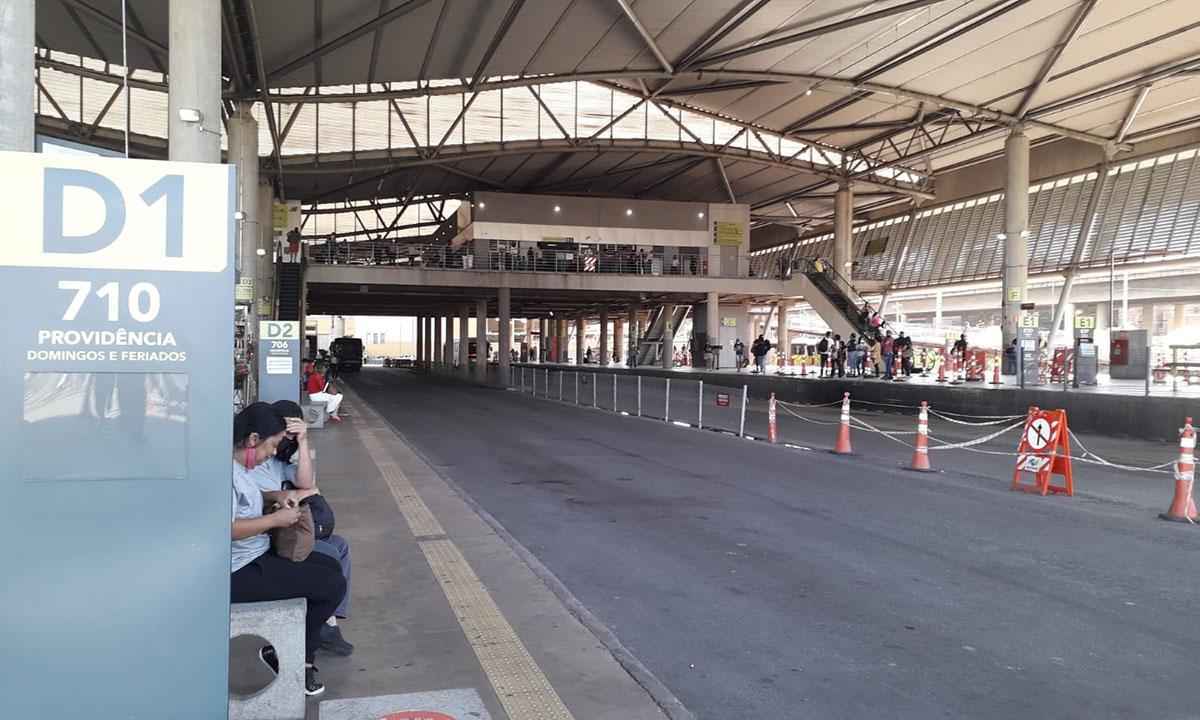 Greve em BH: segundo dia tem protesto e poucos ônibus nas estações - Jair Amaral/EM/DA Press