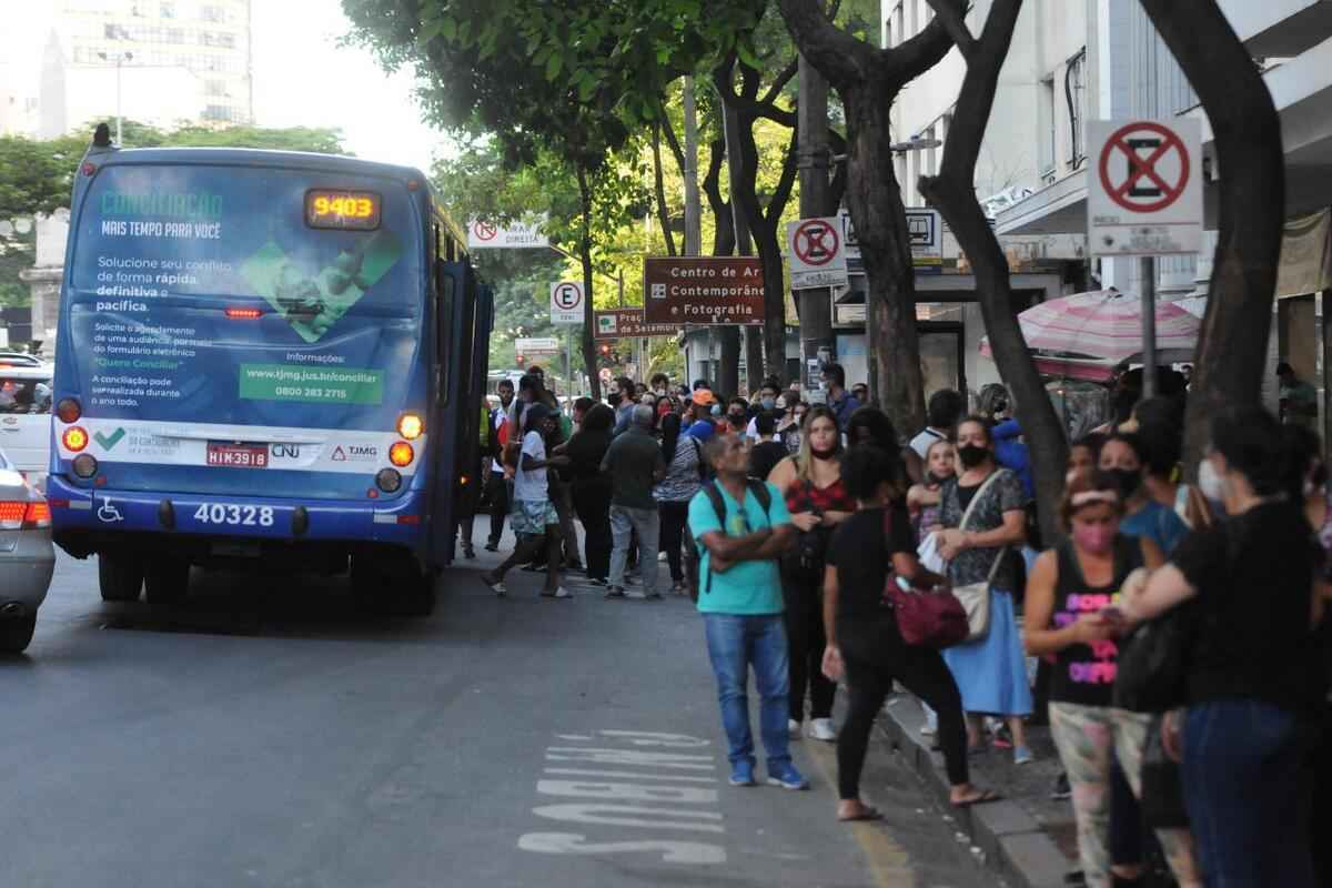 Áudios de motoristas denunciam locaute na greve de ônibus em BH - Túlio Santos/EM/D.A Press