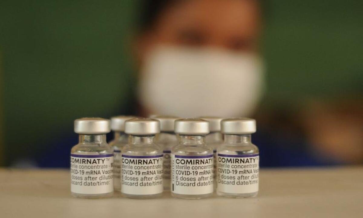 Contrariando ministério, Anvisa recomenda dose de reforço da mesma vacina - Leandro Couri/EM/D.A Press