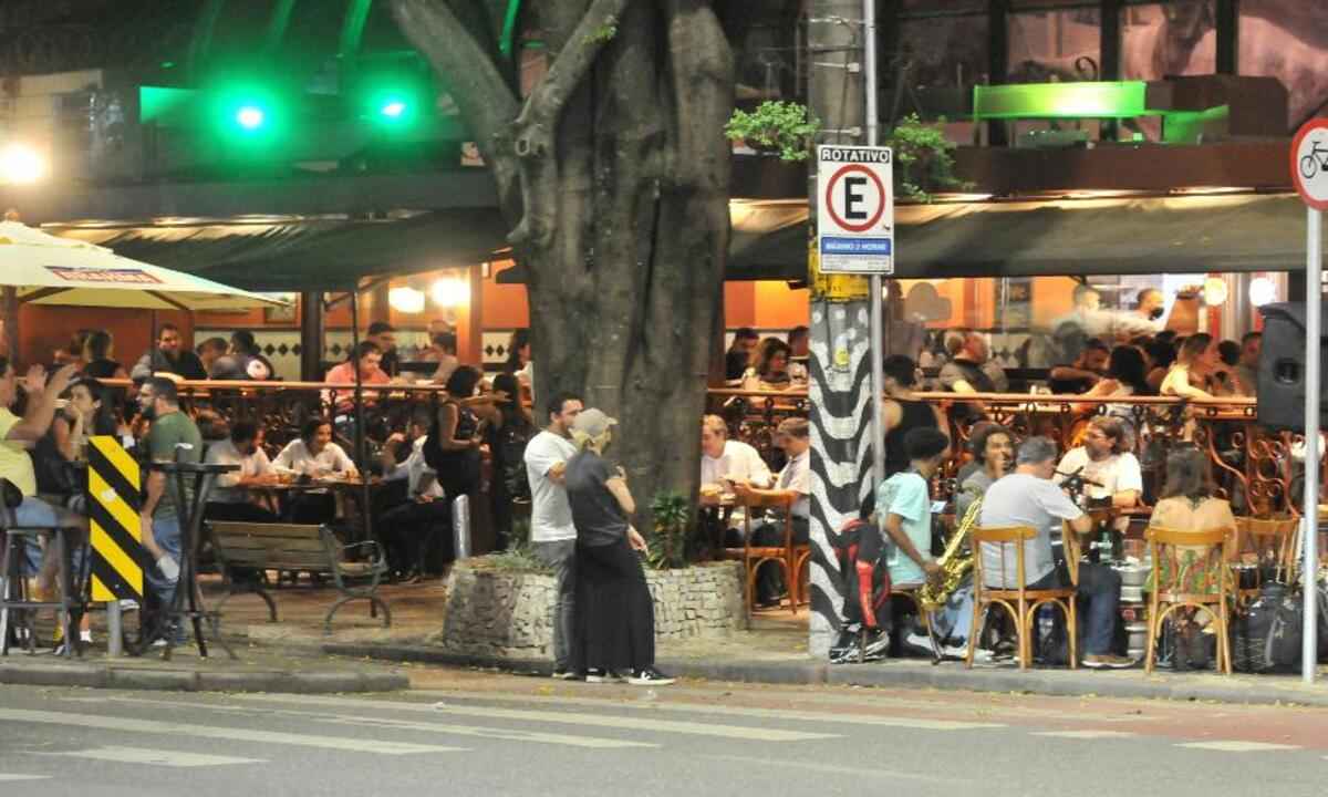Bares e restaurantes de BH têm expectativa de lucrar 90% a mais em dezembro - Marcos Vieira/EM/D.A Press.