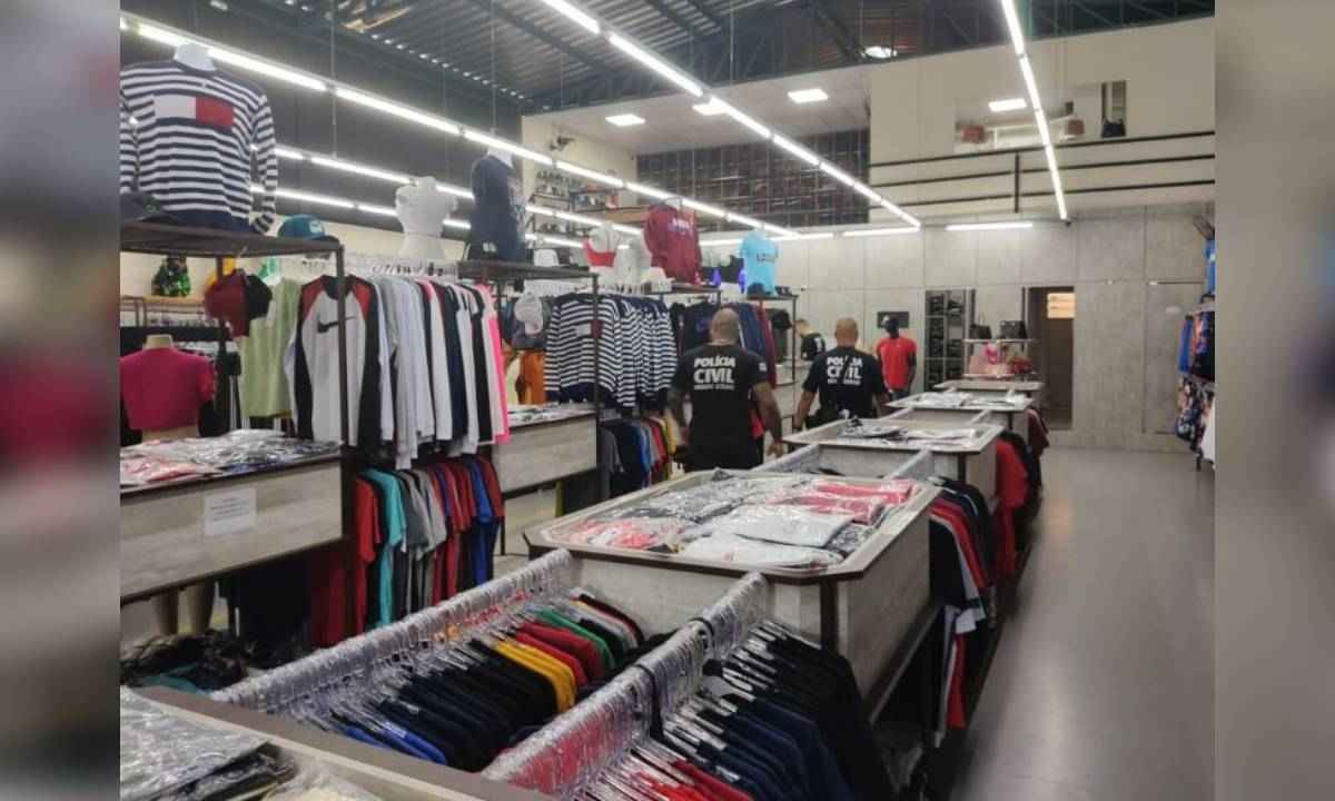 Polícia descobre empresa que vendia roupas e peças de marca falsificadas - Polícia Civil/Divulgação
