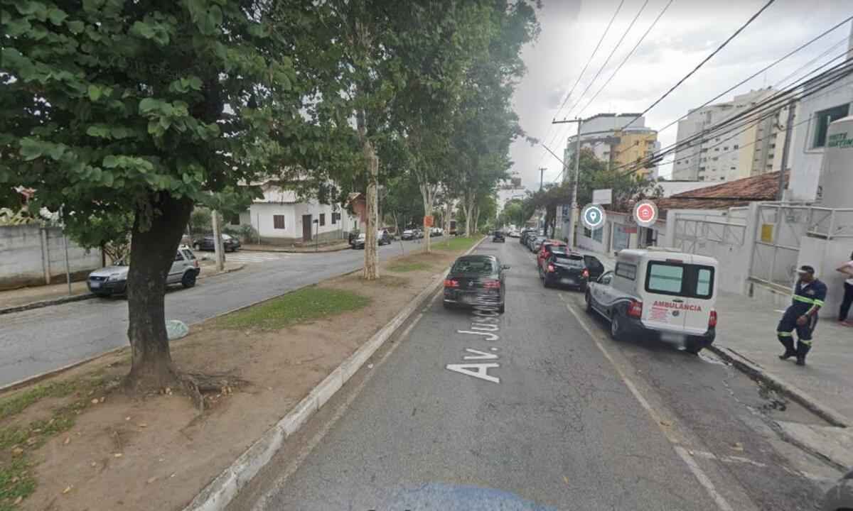 Bandidos roubam carro, batem em caminhão e morrem carbonizados em acidente - Divulgação/Google Street View
