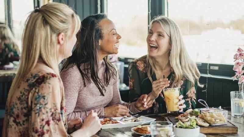 5 hábitos de conversa que podem melhorar suas relações - Getty Images