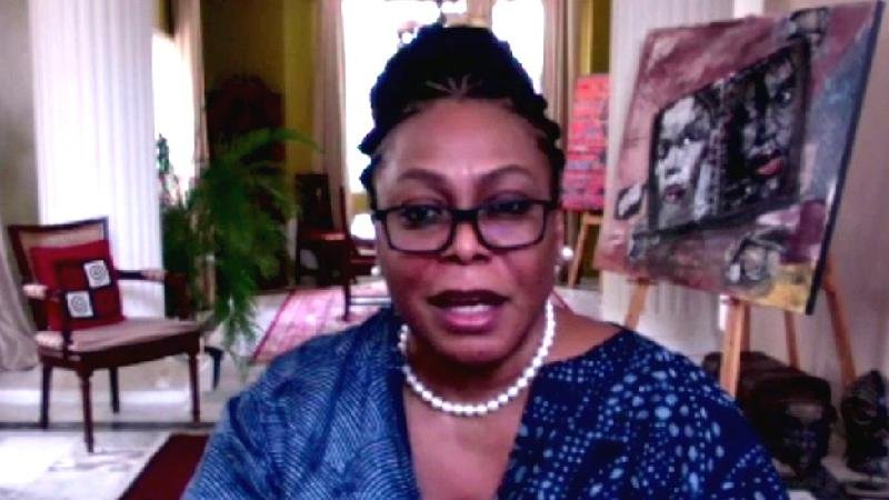 'Variante ômicron é resultado de acumular vacinas e deixar África de fora', diz especialista - BBC