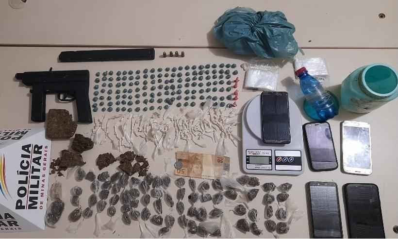 Presos homens que tentavam atirar drogas sobre muro de presídio em Peçanha - PMMG/Divulgação