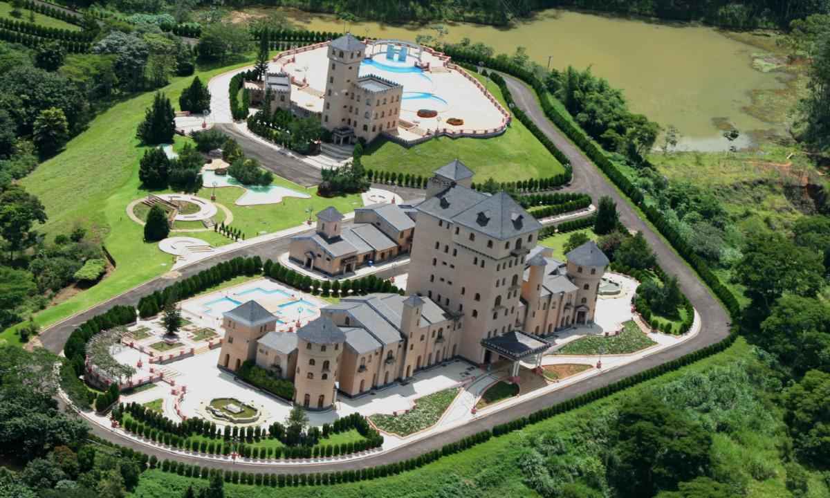 Castelo erguido por ex-deputado mineiro vai à venda por R$ 40 milhões - Leonardo Costa/Esp.EM/D.A Press - 04/02/2009