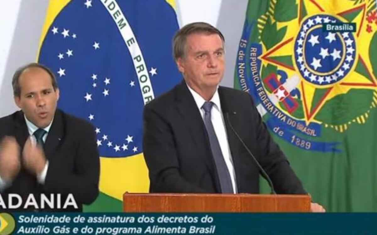 Bolsonaro sobre passaporte de vacinação: 'Batalha com fins políticos' - TV Brasil/Reprodução