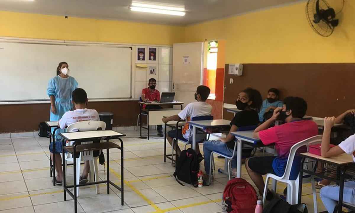 Valadares vai vacinar contra COVID adolescentes faltosos na sala de aula - PMGV/Divulgação