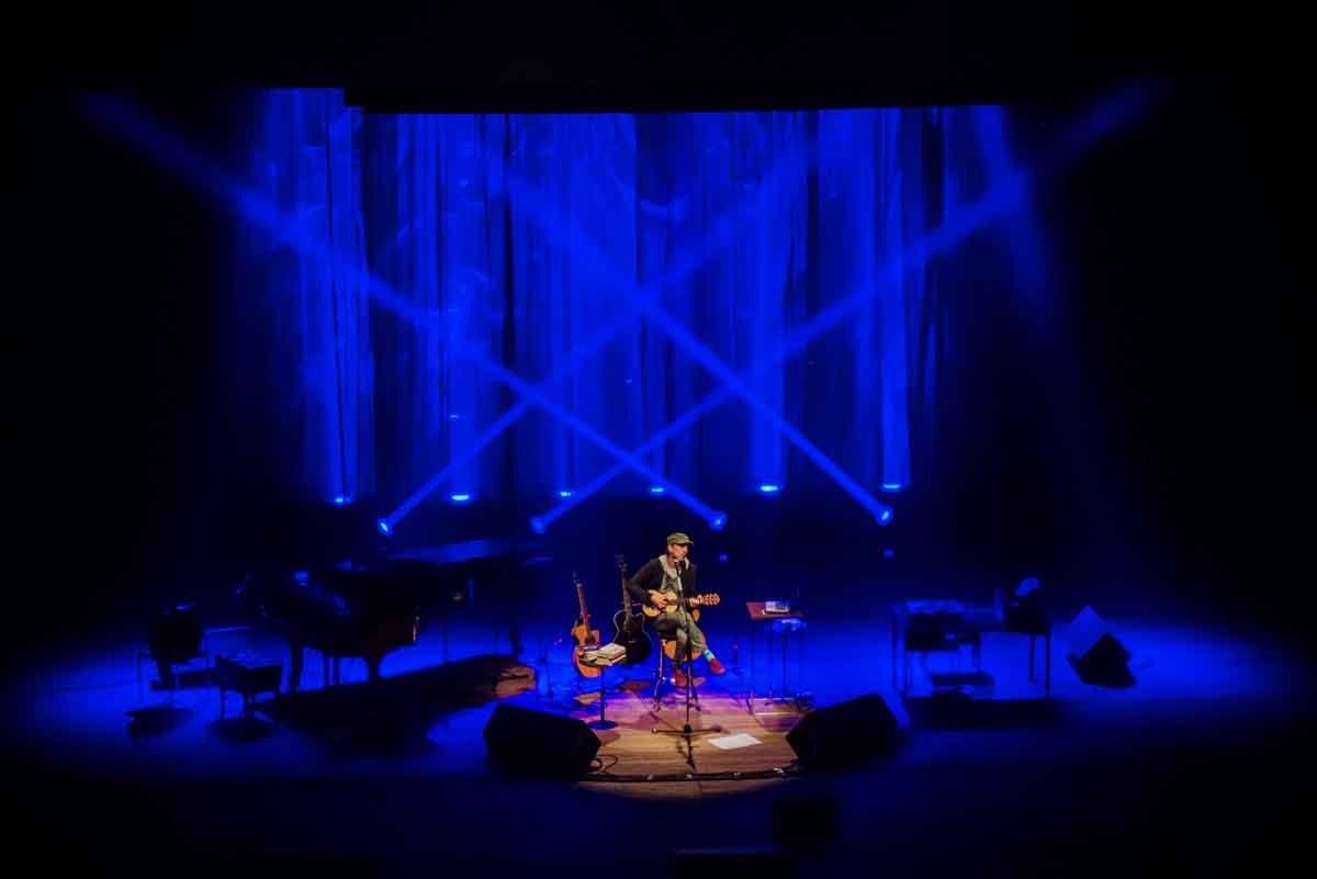 Zeca Baleiro se apresenta no formato banquinho e violão em BH - Maciel Goelzer/Divulgação