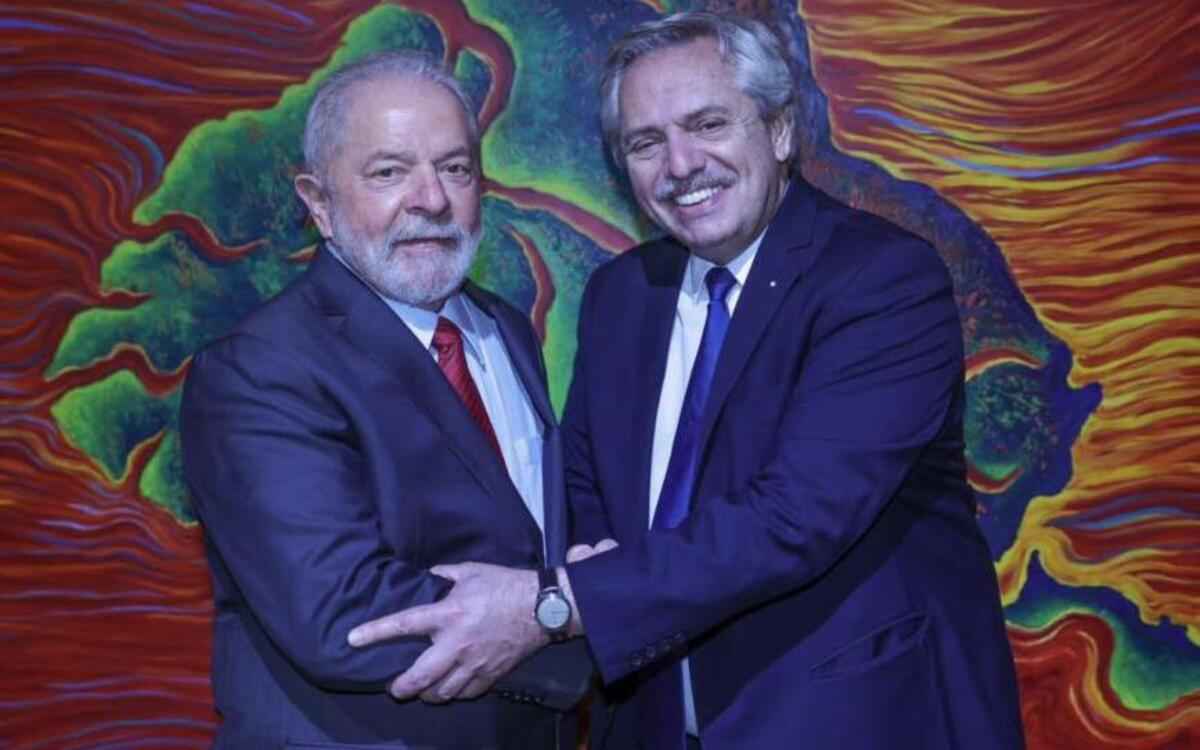 Ao lado de Fernández, Lula é recepcionado na Casa Rosada - Redes Sociais/Reprodução