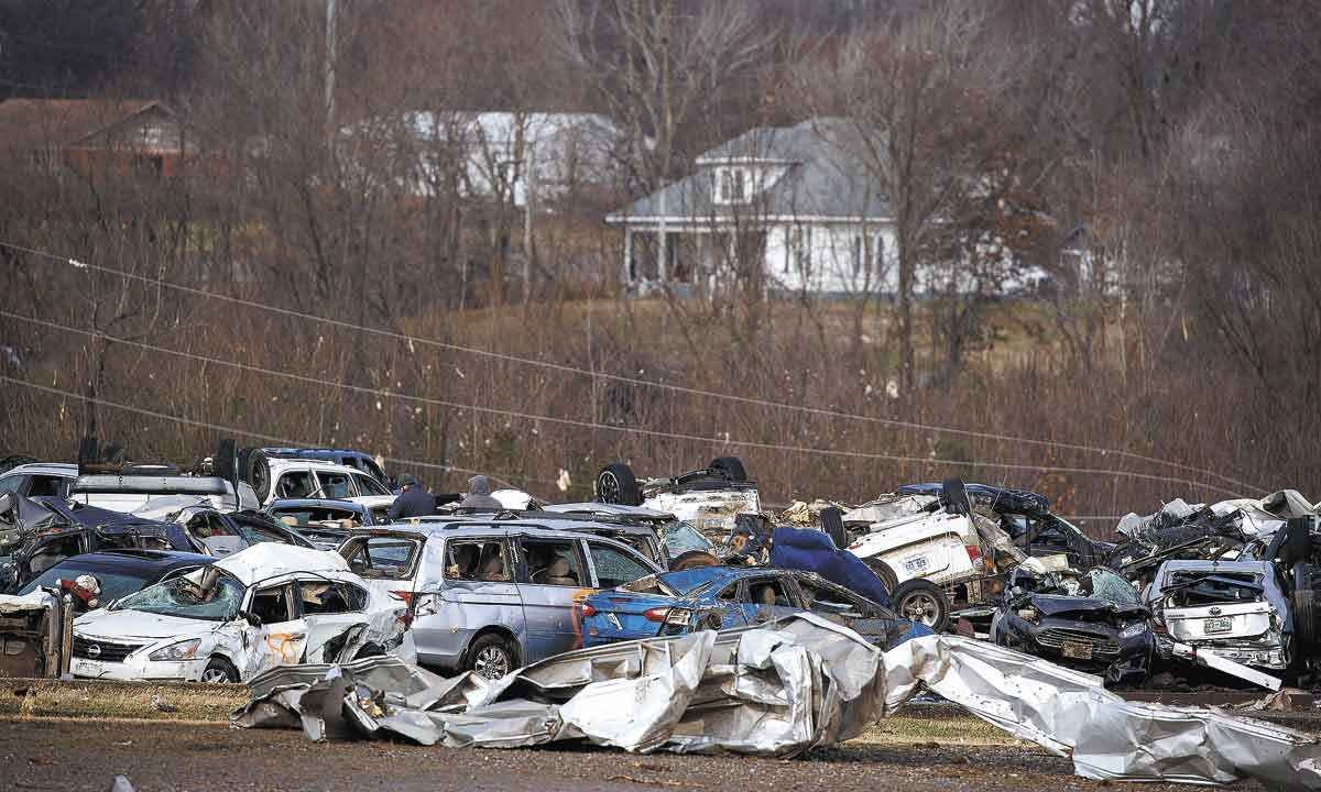 Tornados matam mais de 70 no Kentucky e causam devastação - Brett Carlsen/Getty Images/AFP
