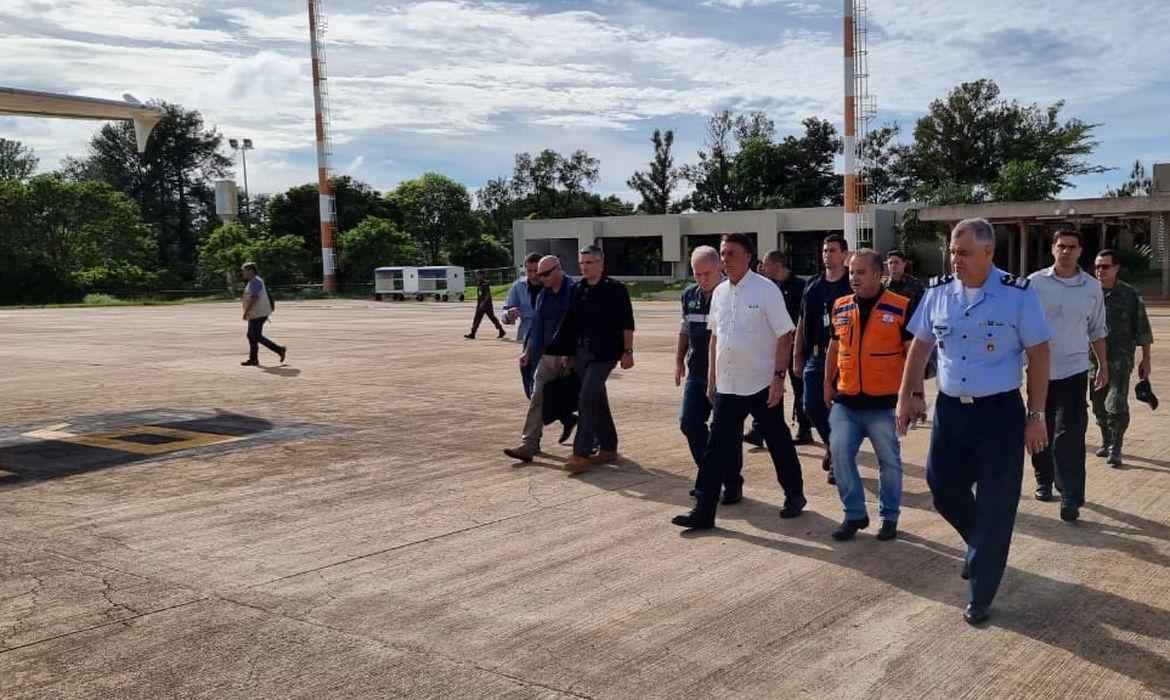 Bolsonaro e ministros estão na Bahia para sobrevoar áreas atingidas pelas chuvas - Agência Brasil
