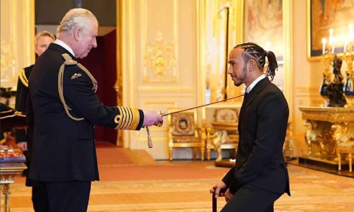 Lewis Hamilton recebe título de cavaleiro do Império Britânico - Reprodução: The Royal Family 