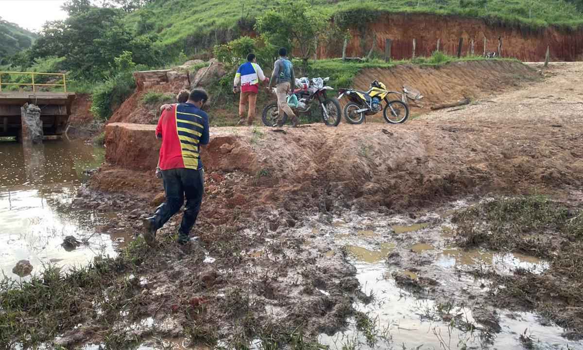 'Anjos de motocicleta' salvam garotinho de 2 anos picado por escorpião - Equipe Punho Marrado/Divulgação