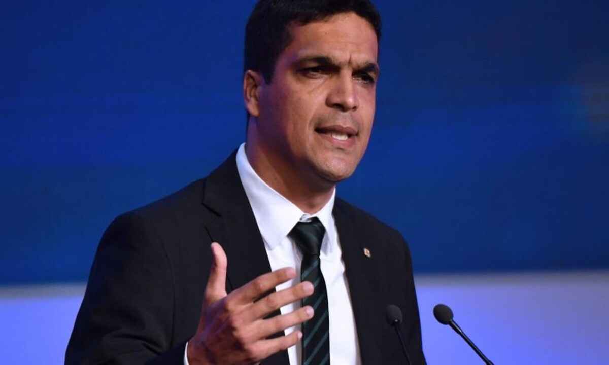 Cabo Daciolo renuncia à candidatura e diz apoiar presidenciável Ciro Gomes - Nelson Almeida/AFP
