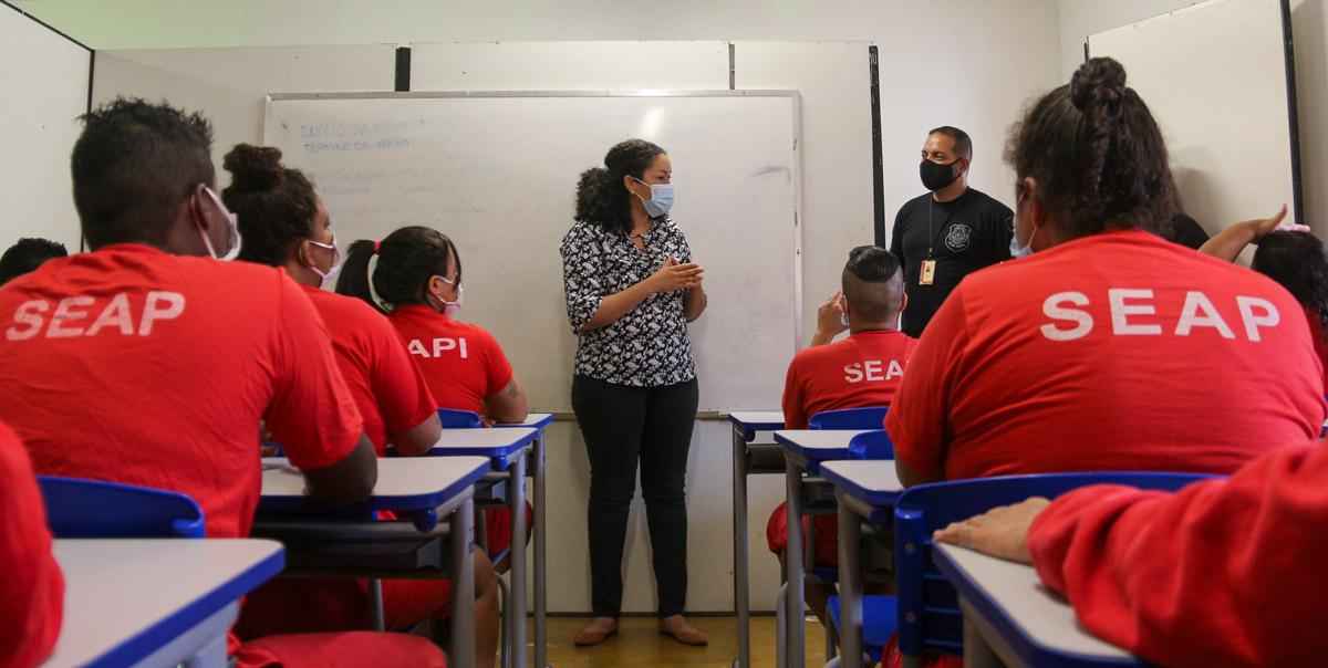 Parceria entre sistema prisional e instituto educacional capacita presos - Dirceu Aurélio / Sejusp